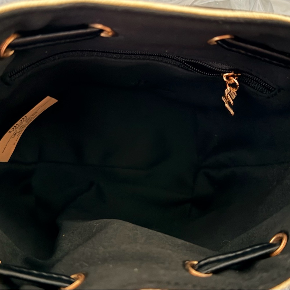 Dior Beige and Black Bucket Bag - Picture 6 of 7